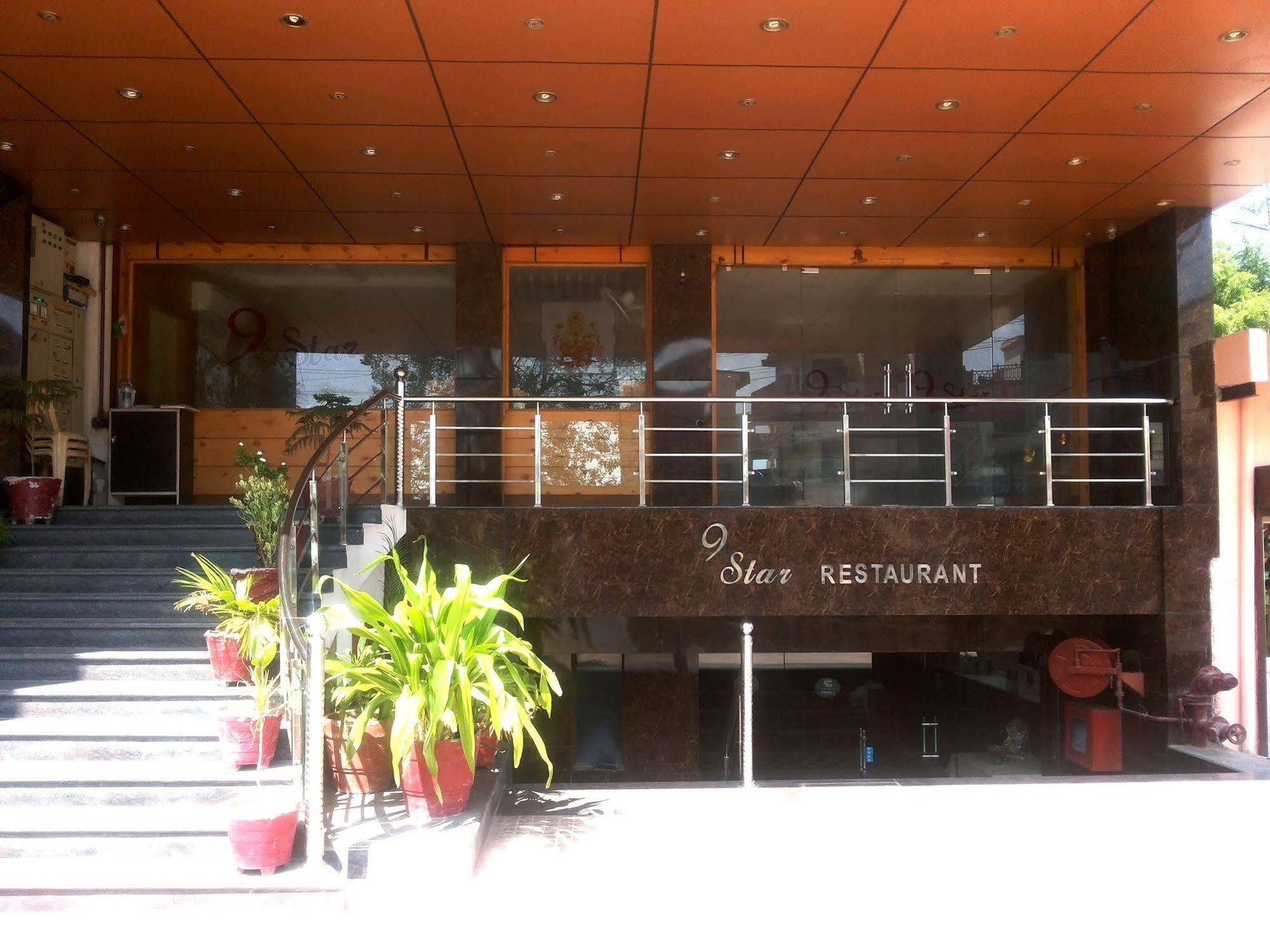 Star Hotel Agra  Eksteriør bilde